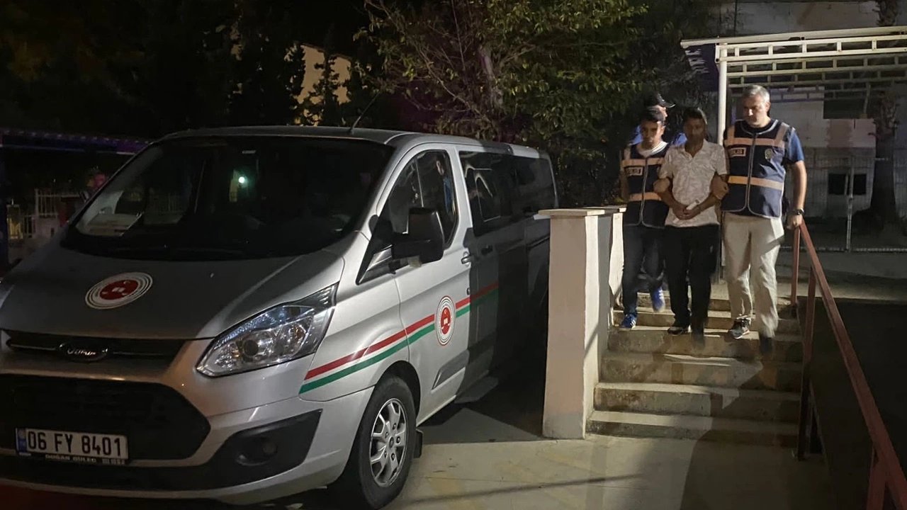 Aile katliamı yapan baba-oğul tutuklandı!