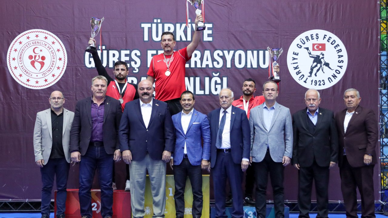 Serbest Güreş Ligi'nde şampiyon Kahramanmaraş!