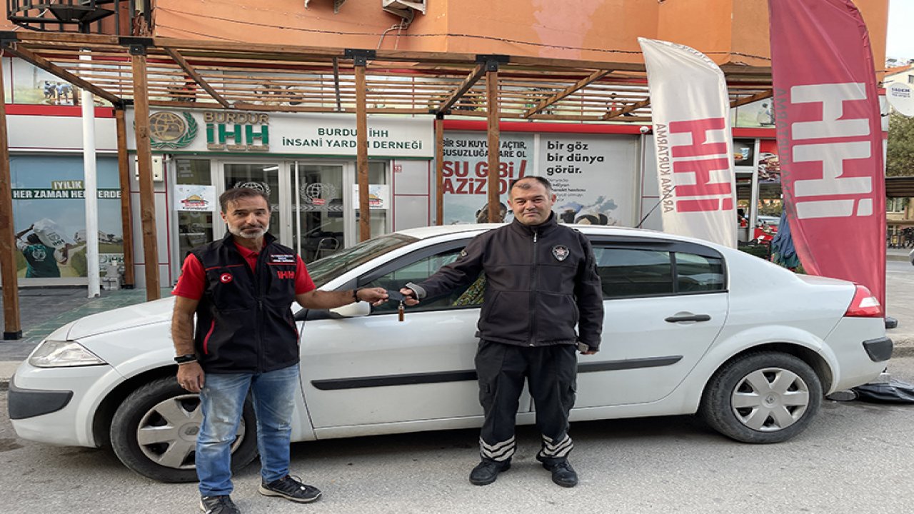 Güvenlik görevlisi Filistin için arabasını bağışladı