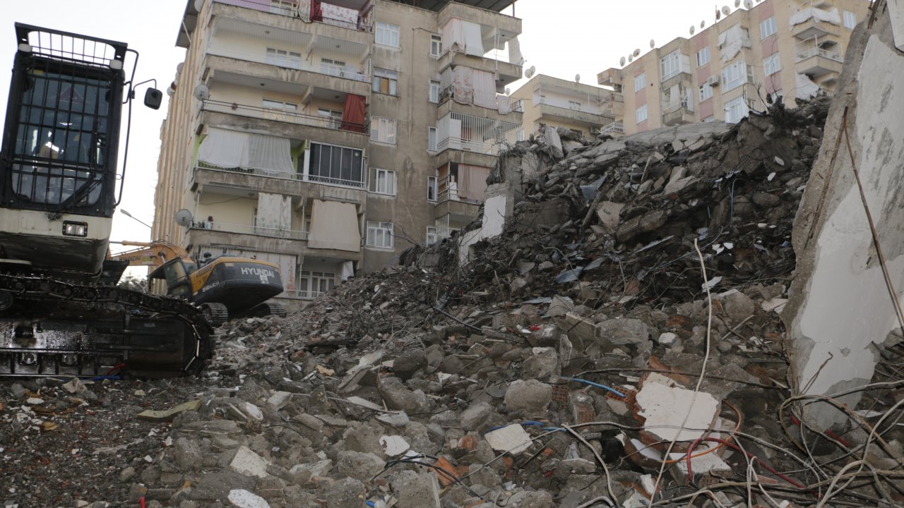 HEDEP'li Kok'ten "Depremzedeleri unutmayalım" çağrısı