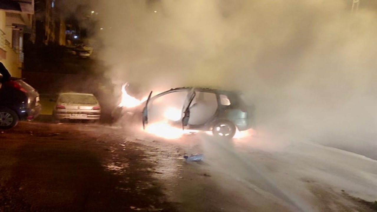 Kahramanmaraş’ta motordaki yangın aracı kül etti!