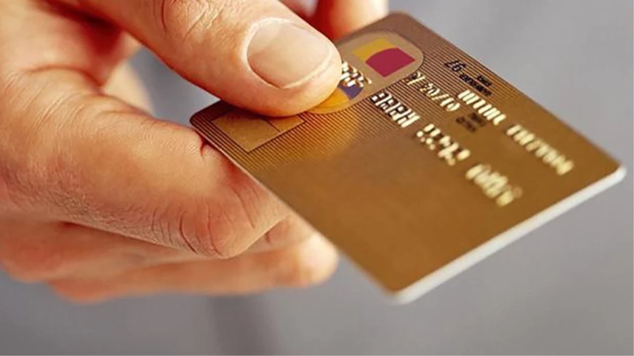 Kredi kartlarında faiz değişmeyecek!