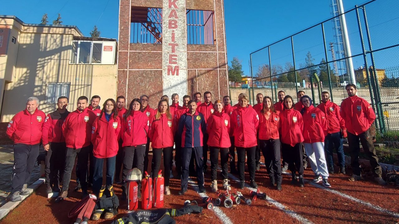 Kahramanmaraş’ta AKUT Gönüllülerine Yangına Müdahale Eğitimi