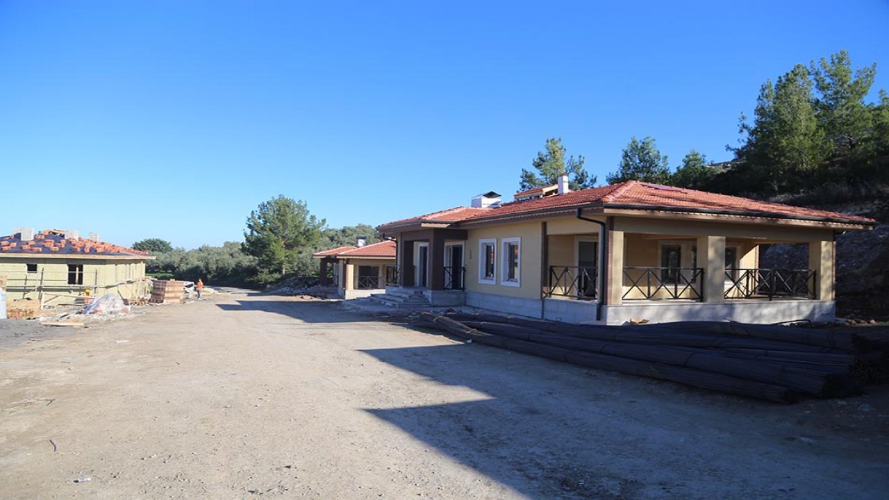 13 ilçede 2 bin 355 köy tipi afet konutunun inşası sürüyor!