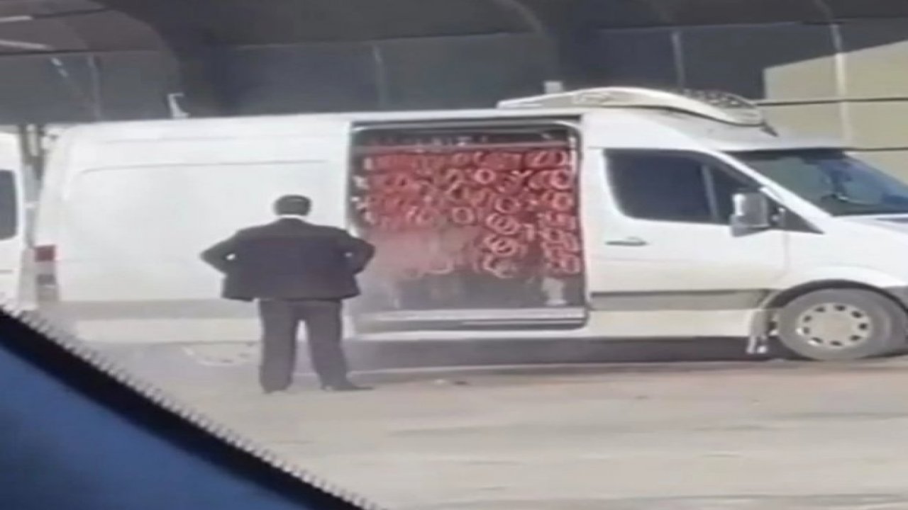 Oto yıkamada sucuk yıkadılar!