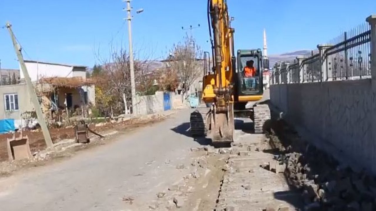 PAZARCIKTA 70 YILLIK SU ŞEBEKESİ YENİLEME ÇALIŞMALARI BAŞLADI