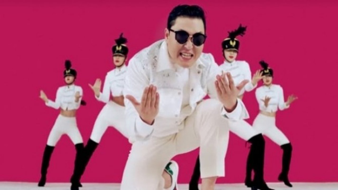 'GANGNAM STYLE' İLE ÜNLENEN PSY'YA 'ELMAS TUŞ'