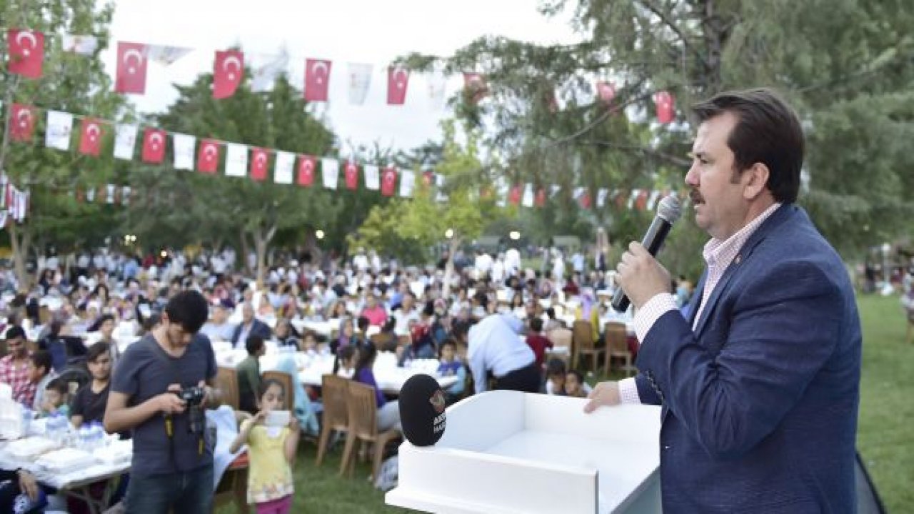 BÜYÜKŞEHİR PAZARCIK’TA İFTAR VERDİ