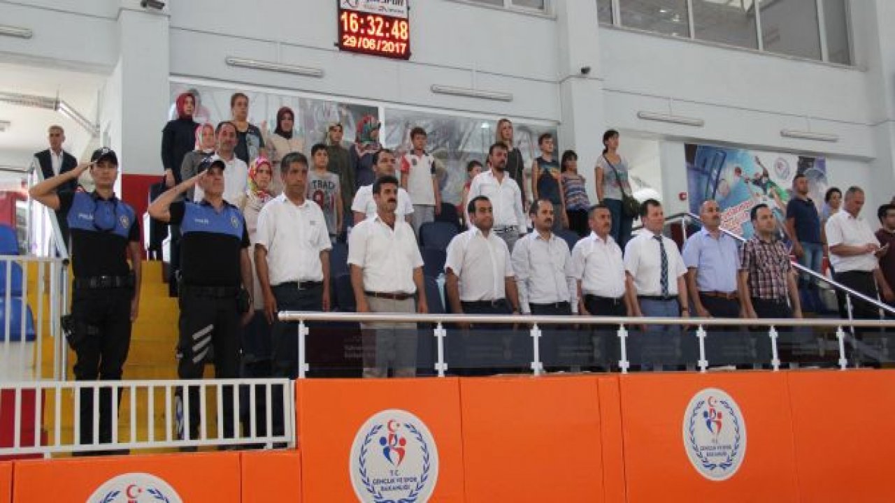 YAZ SPOR OKULLARI TÖRENLE AÇILDI