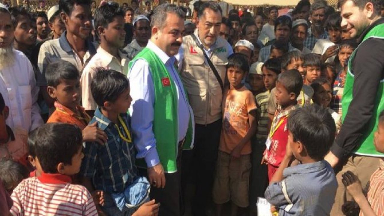 MİLLETVEKİLİ ÇİTİL ARAKANLI MÜSLÜMANLARIN YAŞADIĞI KAMPLARA GİTTİ