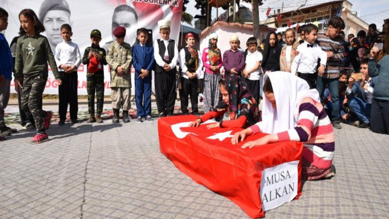 253 BİN İLMEKLE BAYRAK ÖRDÜLER