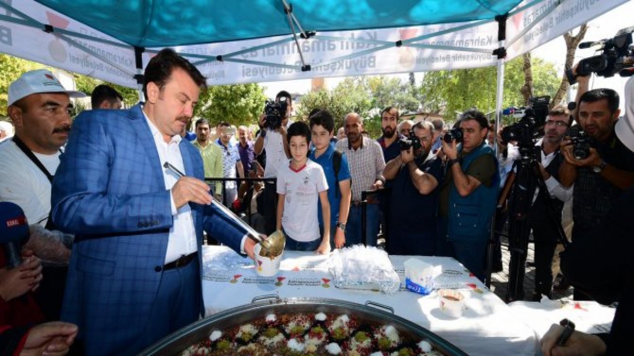 Büyükşehir’den 10 Bin Kişilik Aşure