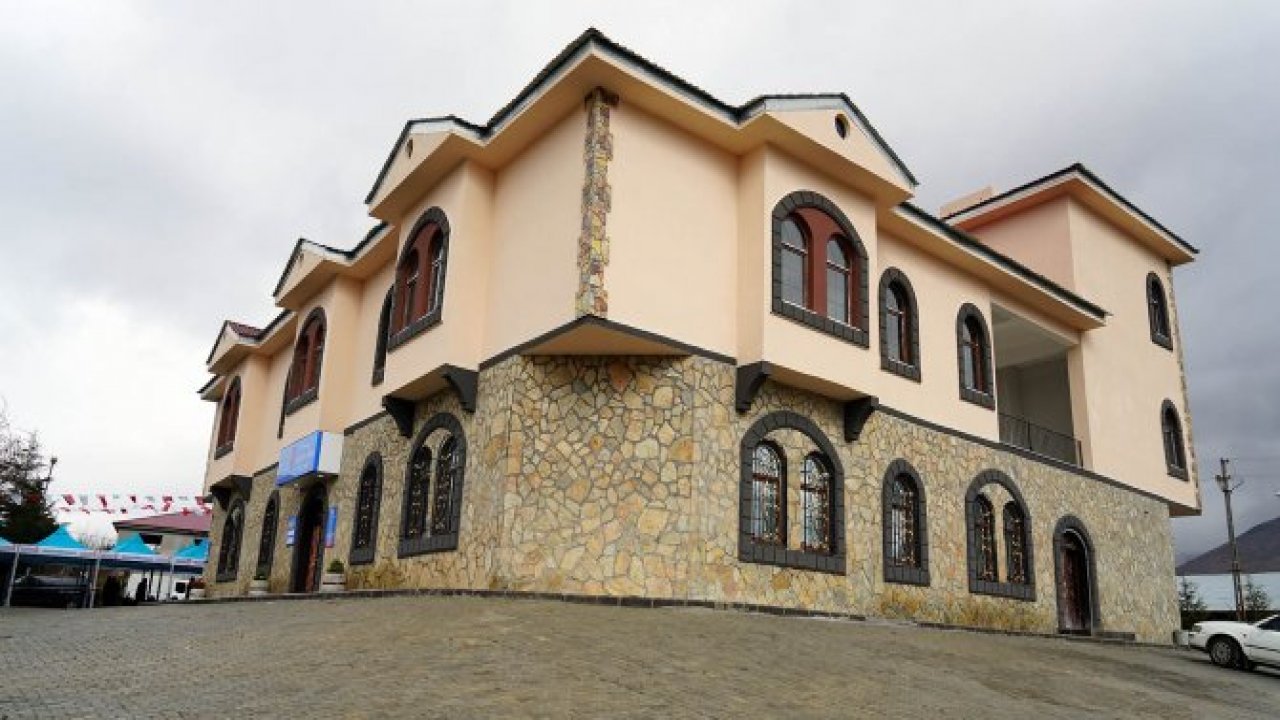 Ekinözü Abdurrahim Karakoç Sosyal Tesisi Hizmete Açıldı