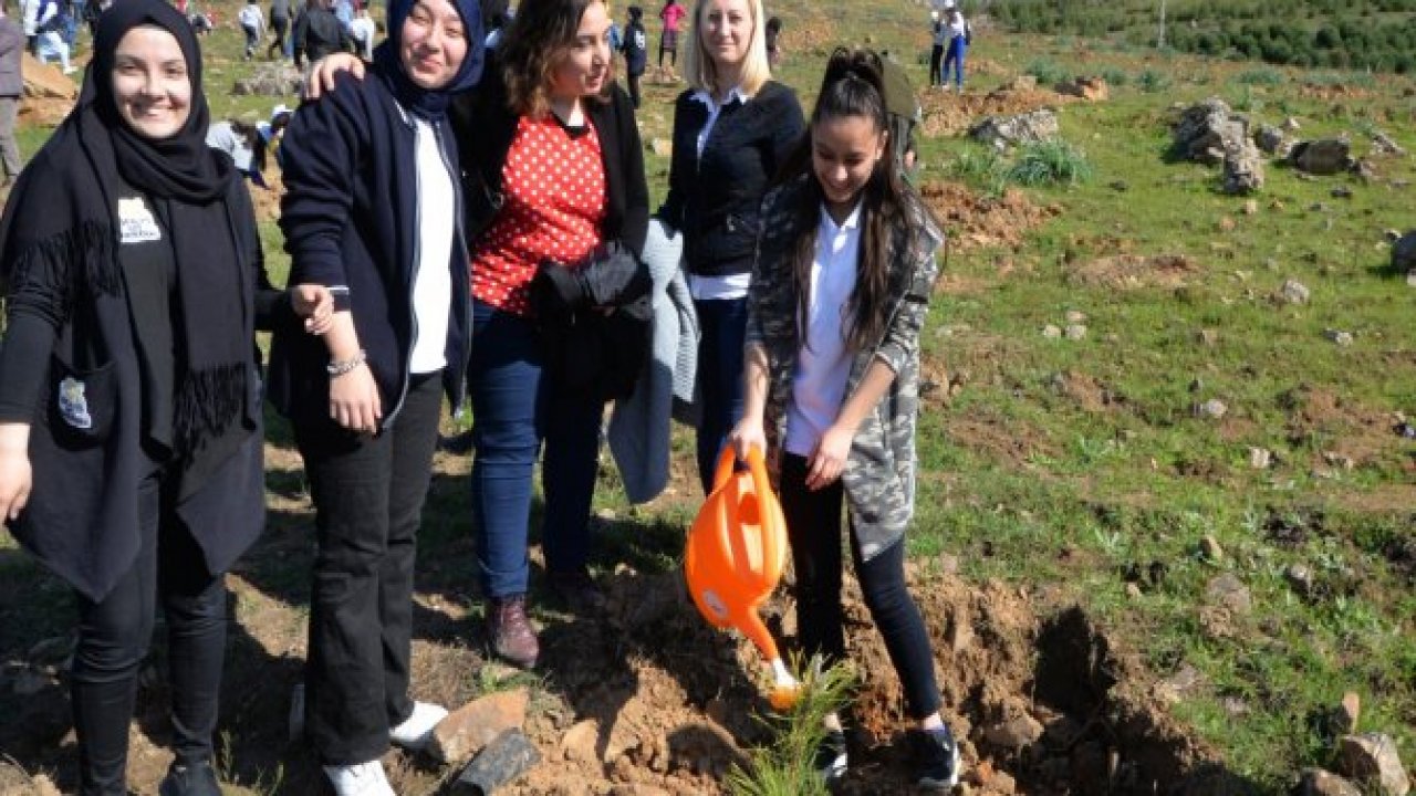 Orman Haftasında öğrenciler 5.000 fidanı toprakla buluşturdu