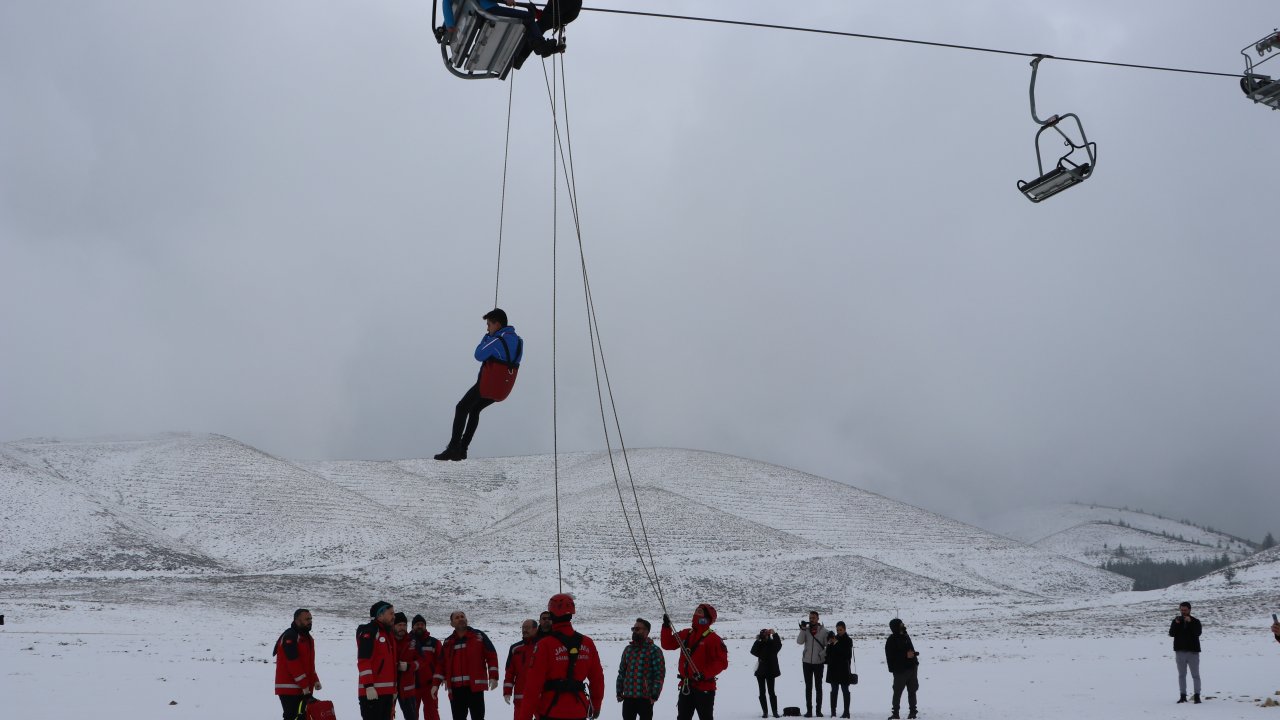 Kahramanmaraş kayak merkezinde "arama ve kurtarma" tatbikatı yapıldı!