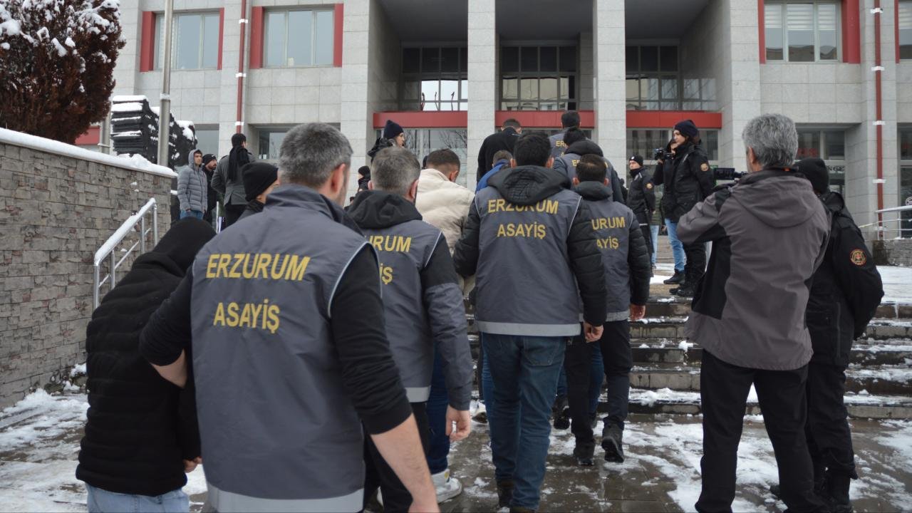 Kahramanmaraş'ta "sazan sarmalı" operasyonu!