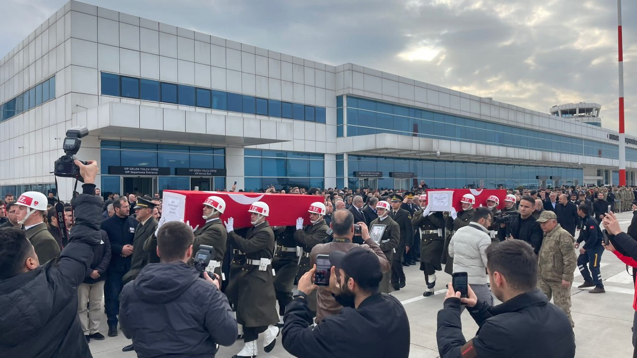 Kahramanmaraş şehitlerini karşıladı!