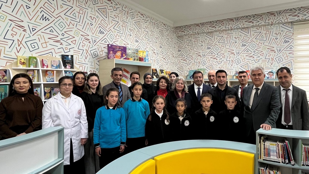 TSKB Bankası Kahramanmaraş'ta okul kütüphanesi açtı!