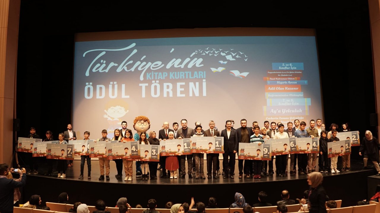 “Kitap Kurdu”  gençler için 15 bin TL ödül ve tatil turu fırsatı!