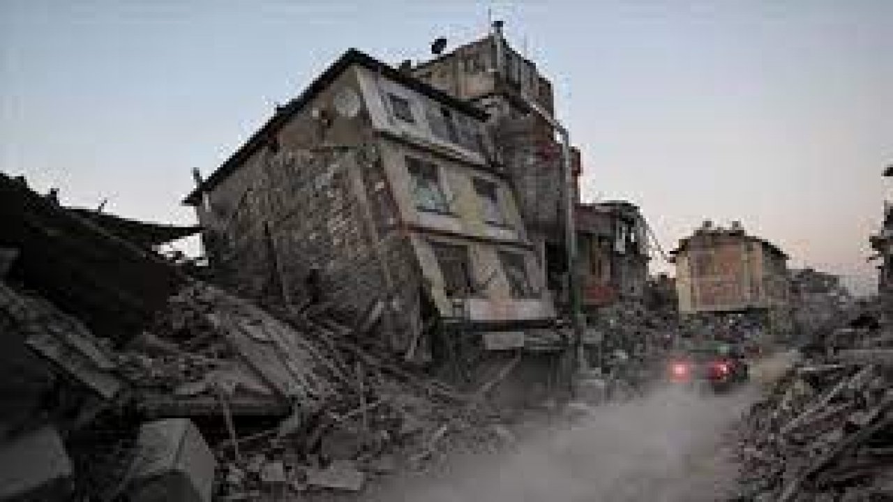Kahramanmaraş depreminde yıkılan binaların minyatürü mühendis adaylarına ders oldu!