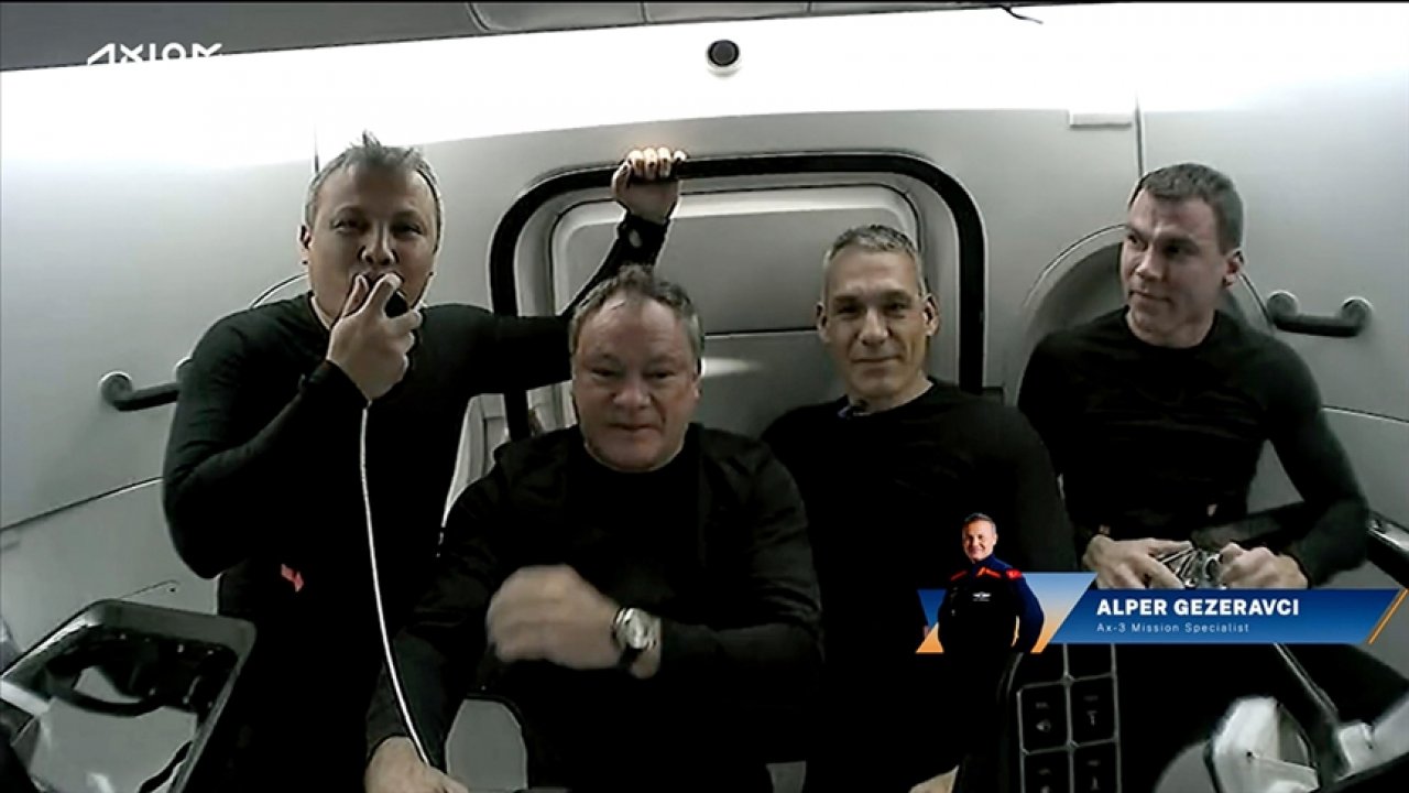 İlk Türk astronot Alper Gezeravcı'nın uzaydaki ilk sözleri bakın ne oldu!