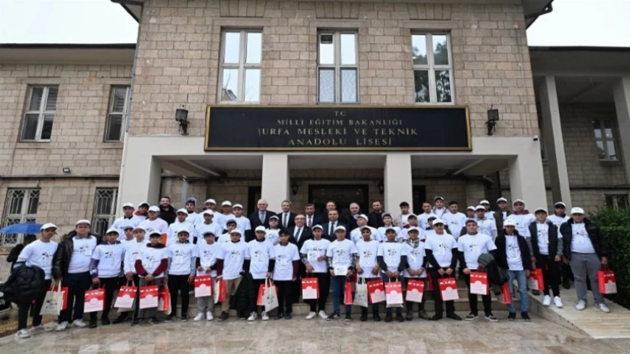 Kahramanmaraş’ta öğrencilere altın dağıtıldı!