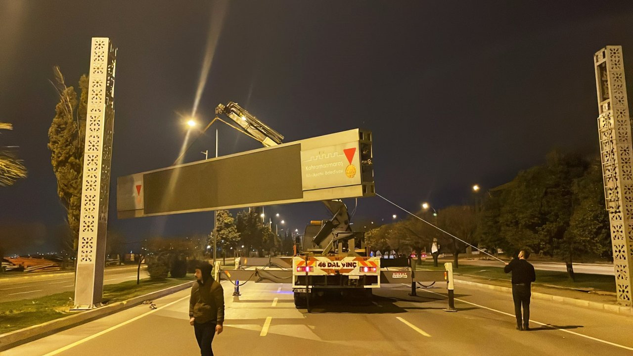 Kahramanmaraş’ta Trafik İşaretlerinin Bakım Onarımı Sürüyor!