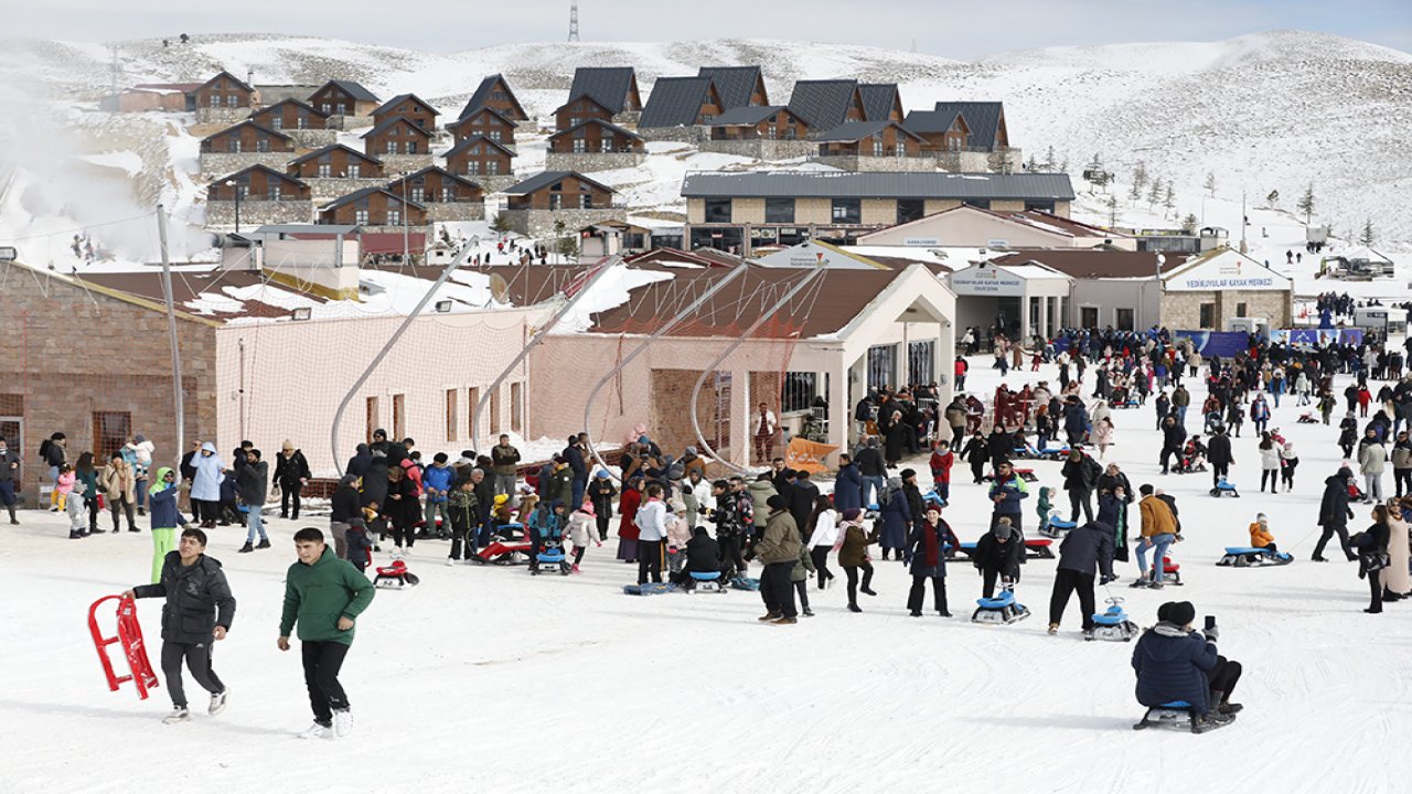 Kahramanmaraş Yedikuyular Kayak Merkezi dolup taştı!