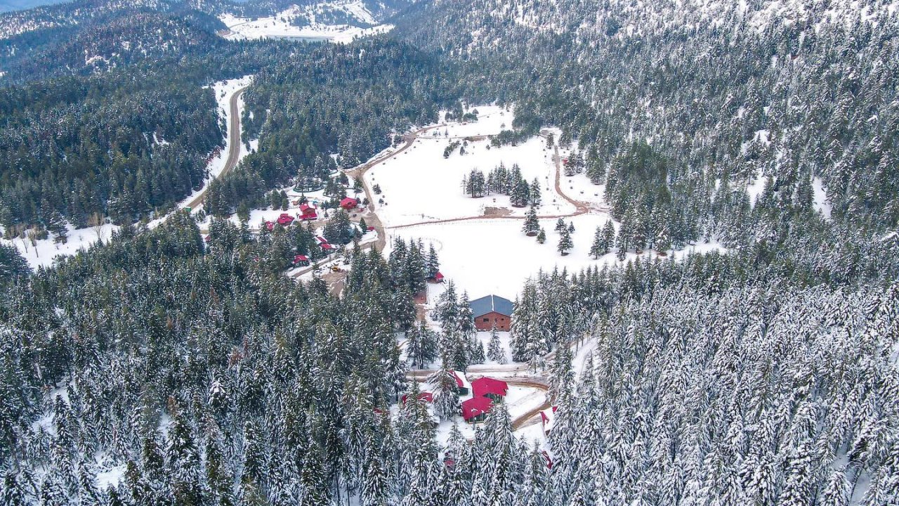 Kışın Beyaz Cenneti Kahramanmaraş Başkonuş Yaylası karlar altında!