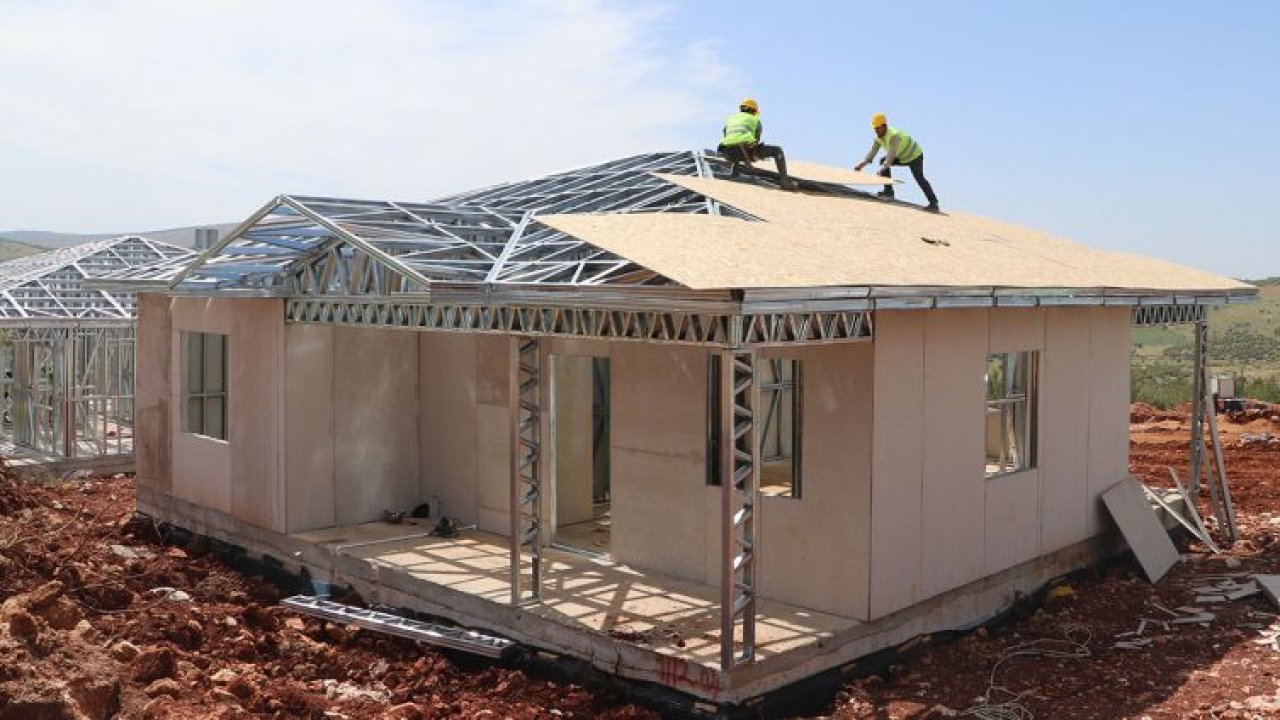 Deprem bölgesindeki çelik köy evlerinin ilk etabı 6 Şubat'ta teslim edilecek