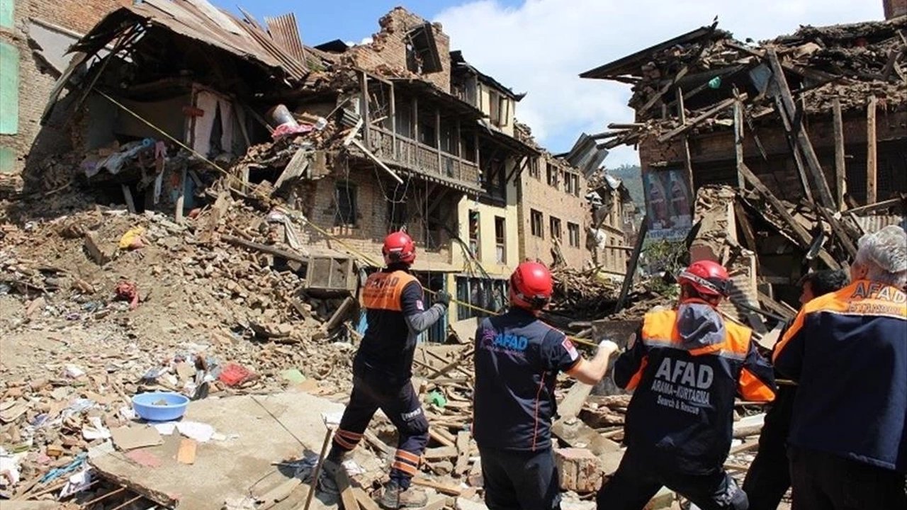 Bakan Tunç rakam verdi! 2 bin 825 kişiye deprem soruşturması!