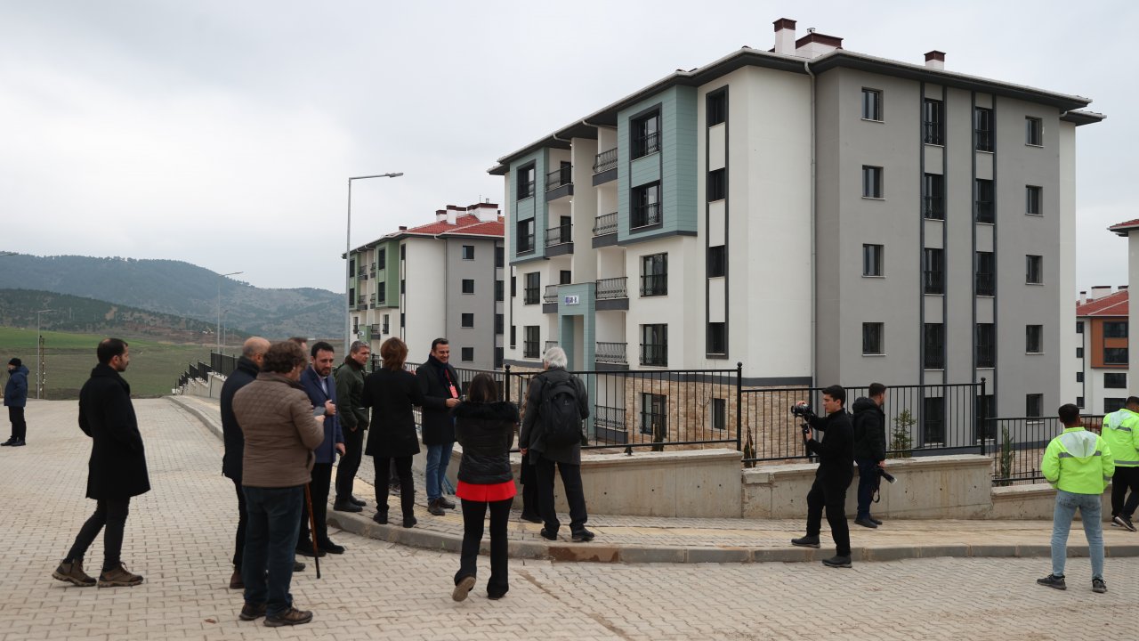 Ulusal ve uluslararası medya mensupları Kahramanmaraş'ta tamamlanan TOKİ konutlarını gezdi!
