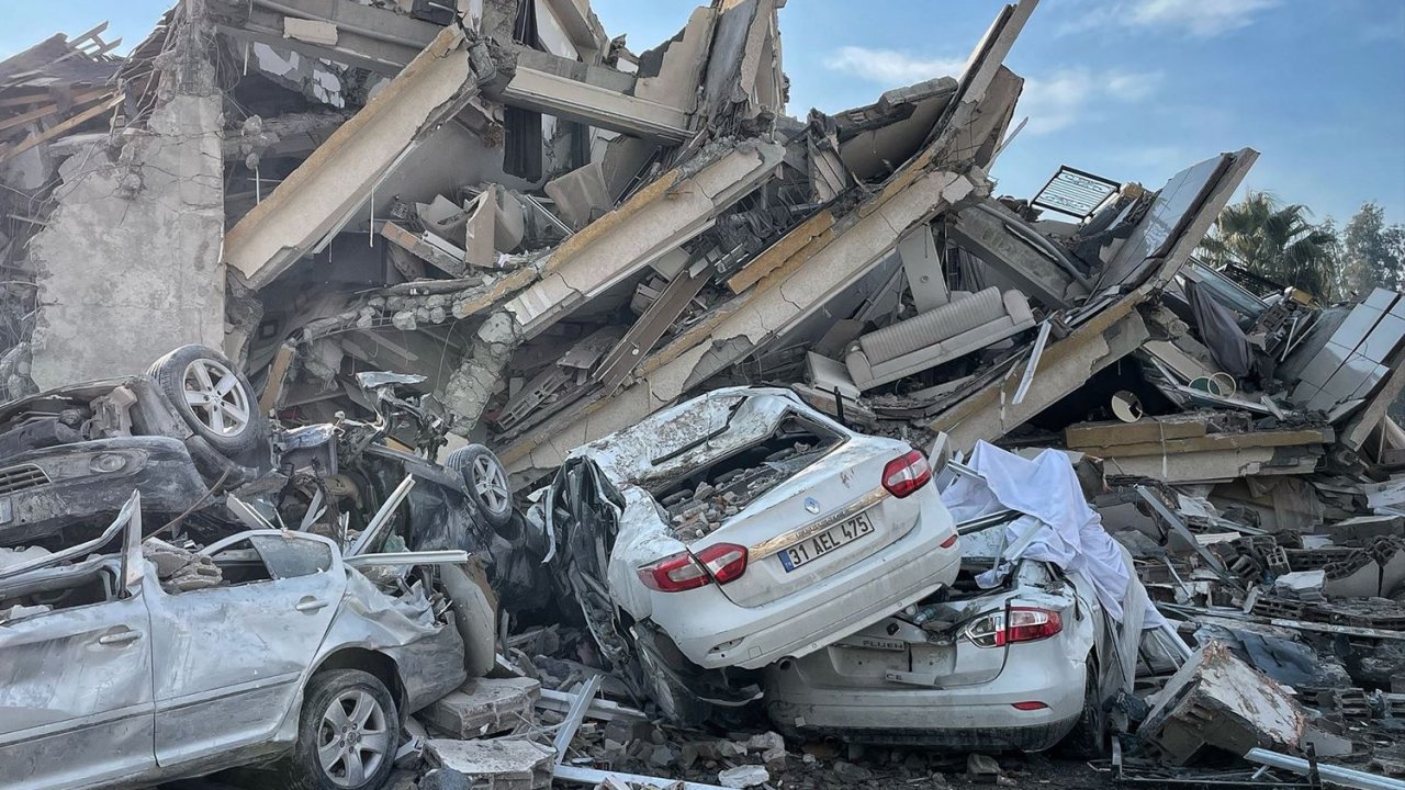 Deprem bölgesi bir yılda 57 bin 15 kez sallandı!