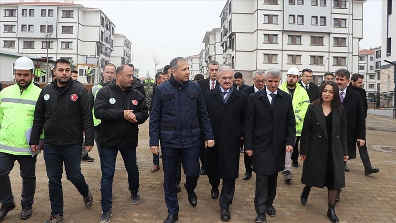 İçişleri Bakanı Yerlikaya, Kahramanmaraş'ta konuştu: “Asrın felaketini, asrın dayanışmasına dönüştürdük