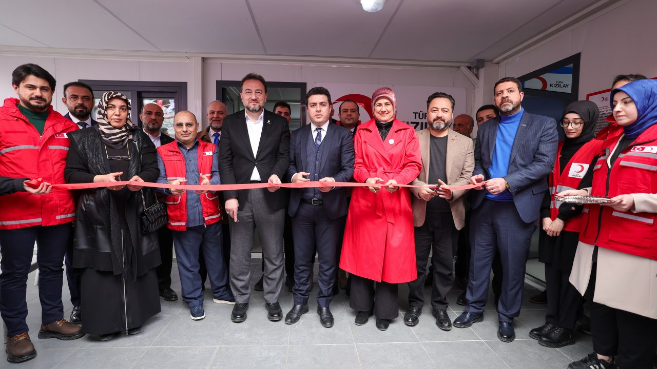 Türk Kızılay depremin merkezi Elbistan'a Kütüphane açtı!