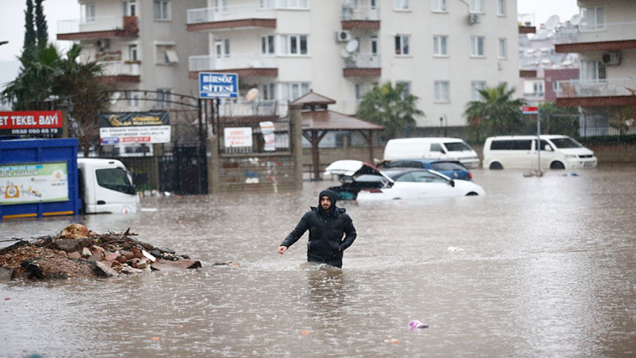 Antalya'daki şiddetli yağışta 1 kişi hayatını kaybetti!
