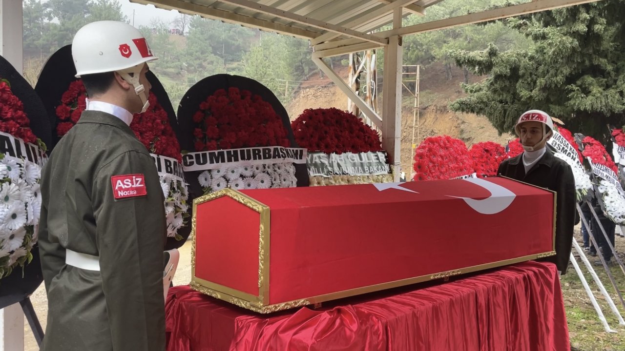 Şehit Sözleşmeli Er için son görev!