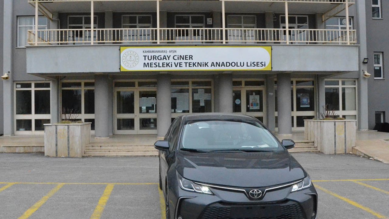 Toyota, Kahramanmaraş'ta okula otomobil hibe etti!