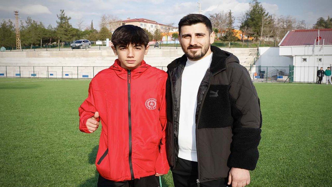 Kahramanmaraş’ta annesini, babasını ve kardeşini kaybeden Hüseyin, futbolla hayata tutundu!