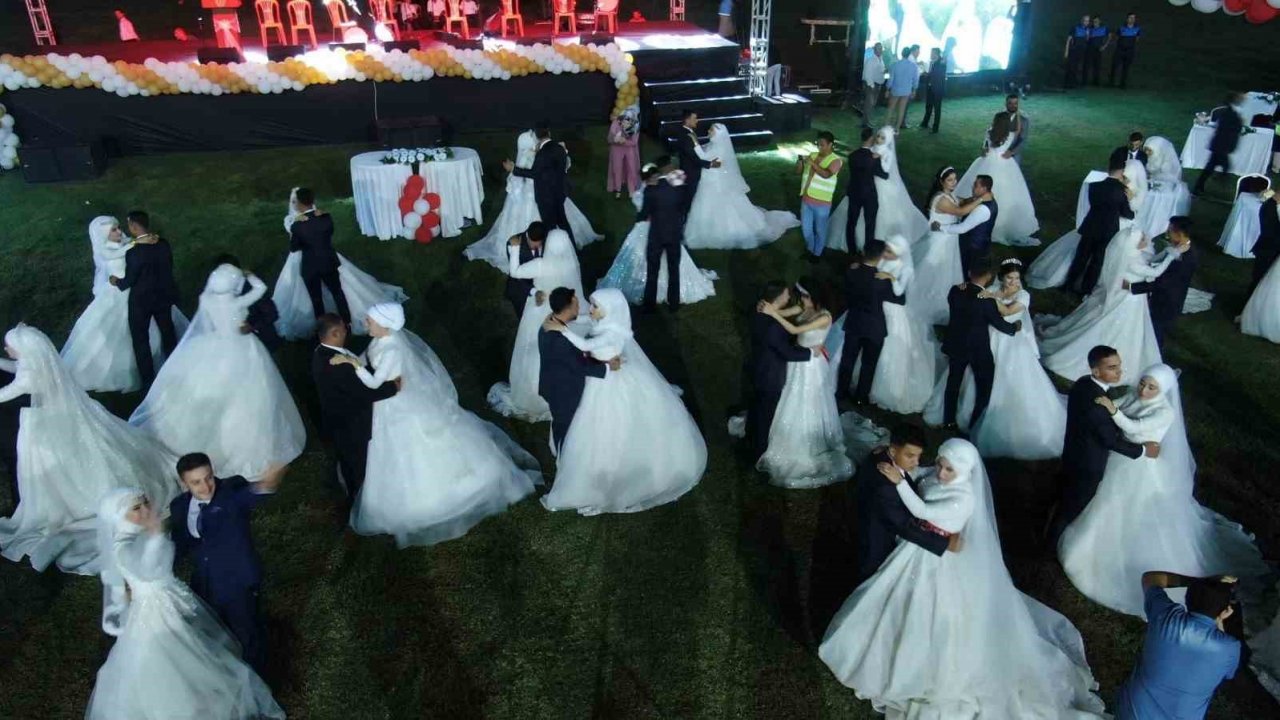 Kahramanmaraş'ta 100 depremzede çift için toplu düğün yapılacak!