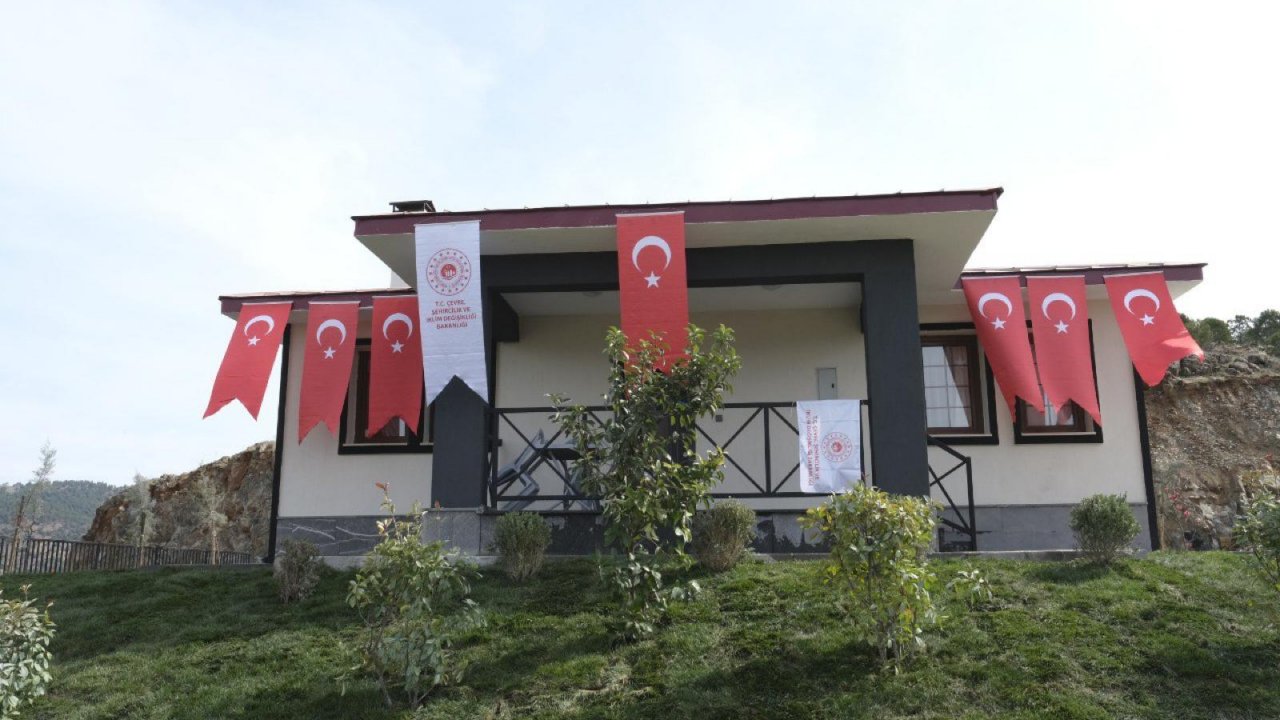 Kahramanmaraşlı şehit ailesi yeni evlerine kavuştu!