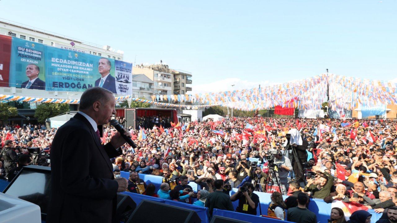 Cumhurbaşkanı Erdoğan: “3-5 belediye için siyasi bölücülere teslim olunmaz”