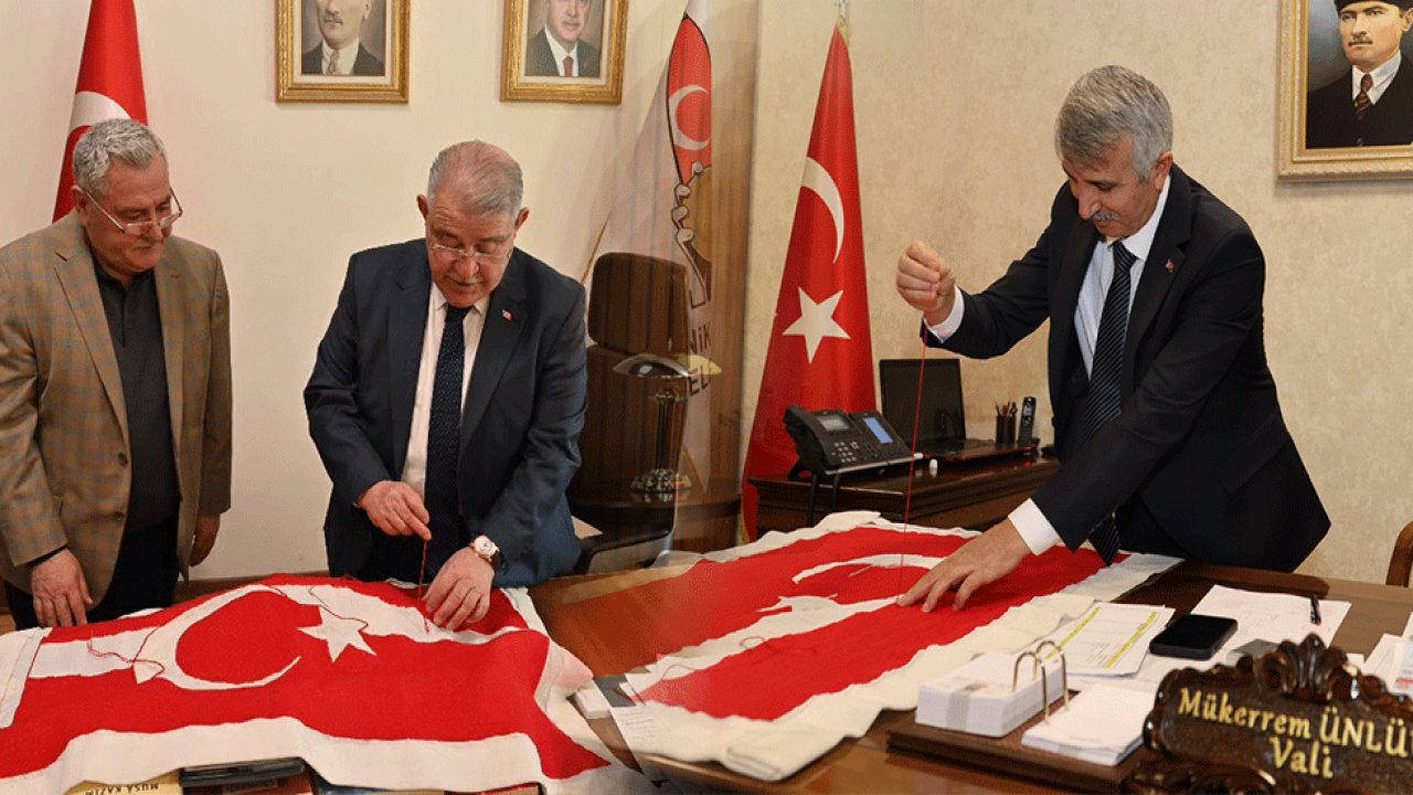 Vali Ünlüer ve Başkan Mahçiçek, Türk bayrağına ilmek attı!