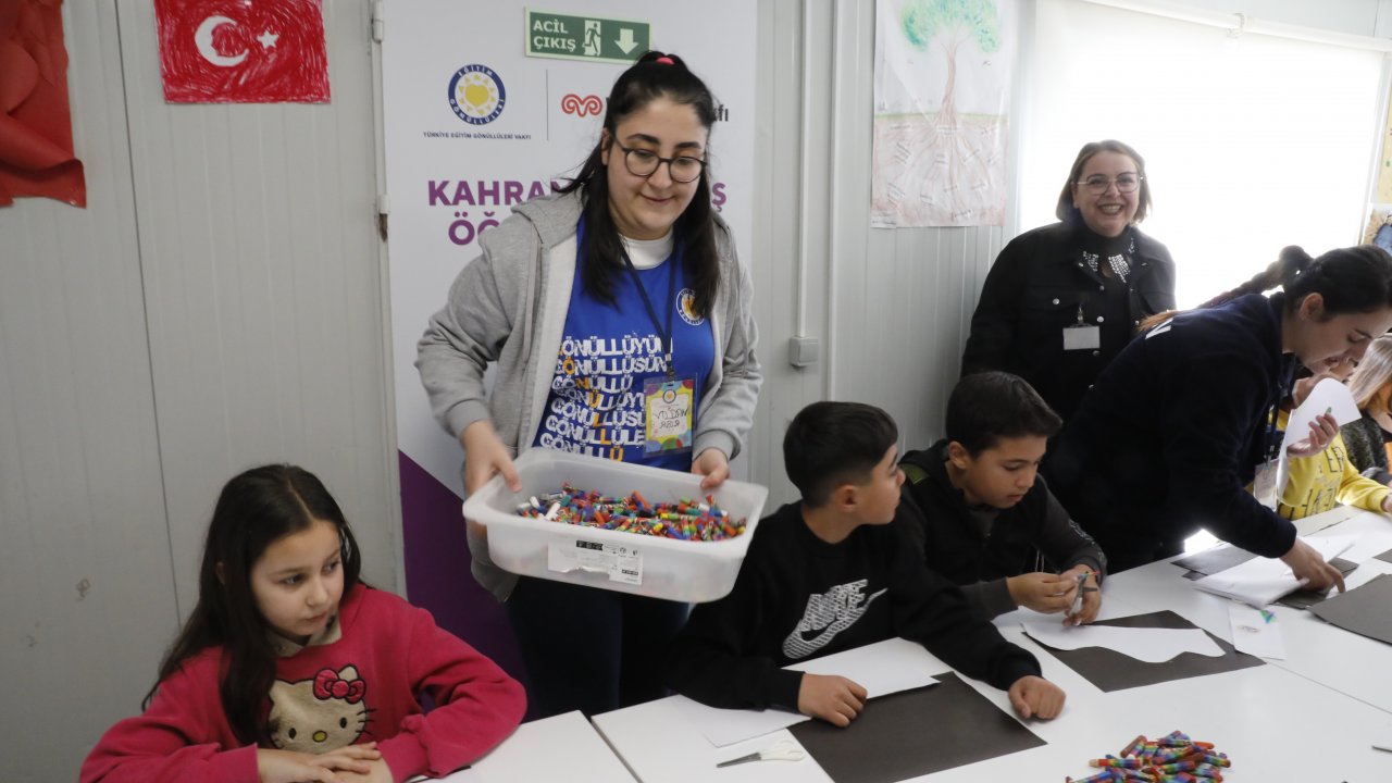 Kahramanmaraş'ın Elif ablası, çocuklarla "iyileşiyor"