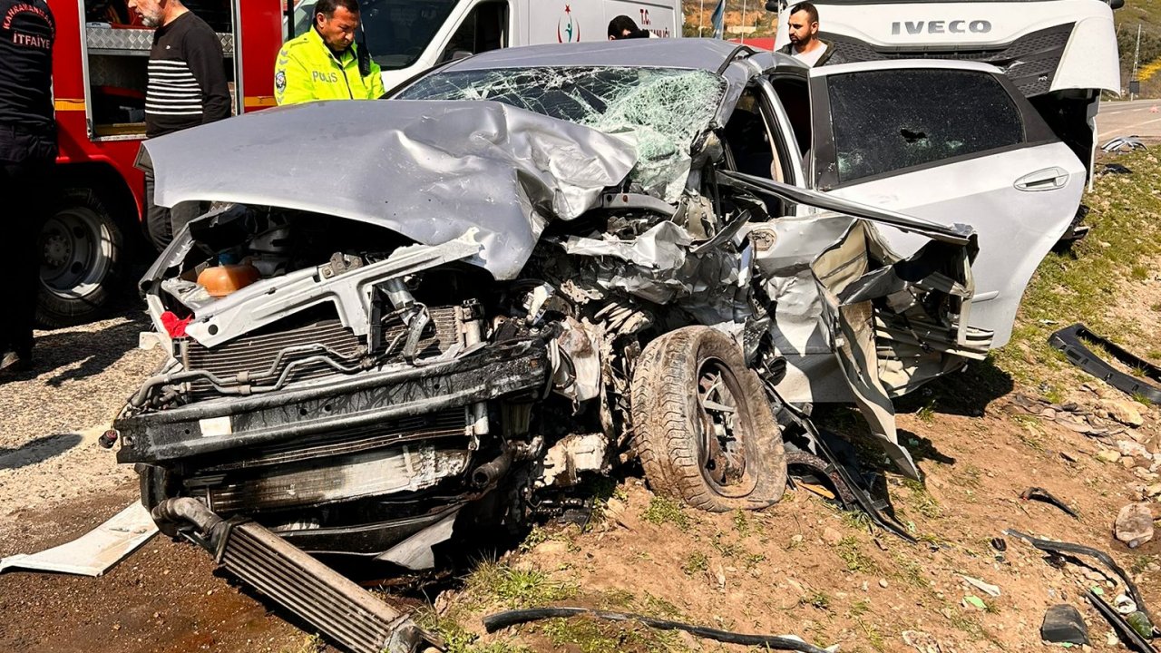 Kahramanmaraş'ta otomobil tırla çarpıştı! Sürücü hayatını kaybetti!