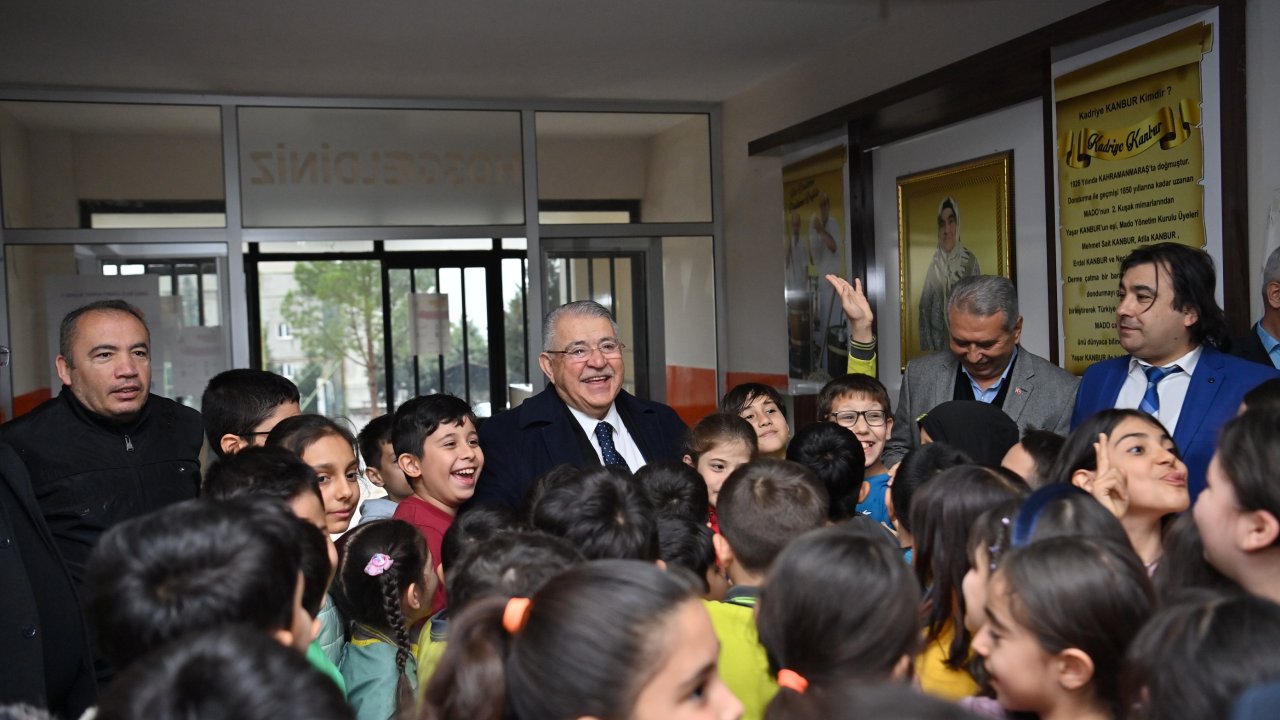 Başkan Mahçiçek, öğrencilerin sınav heyecanına ortak oldu!