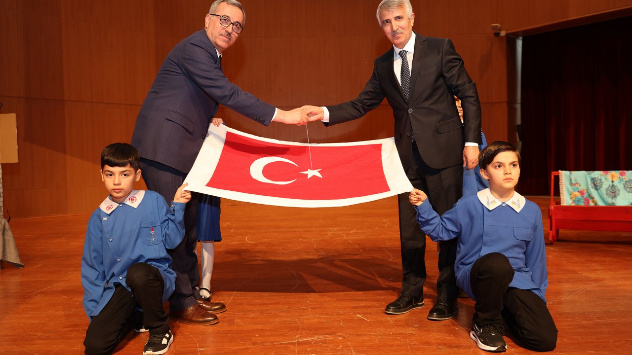 “Her Şehide Bir İlmek” Projesinin Son İlmeğini Vali Ünlüer ve Başkan Güngör Attı!