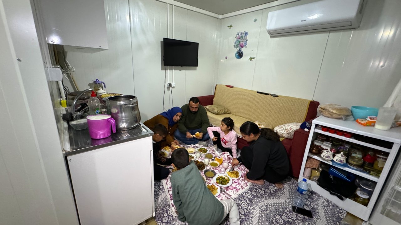 Depremin merkez üssü Kahramanmaraş'ta ilk iftar!