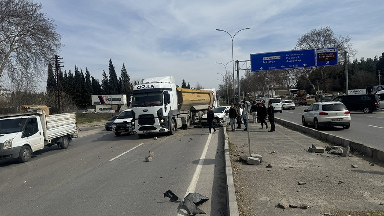 Kahramanmaraş'ta otomobil ile kamyonun çarpıştığı kazada 1 kişi yaralandı!