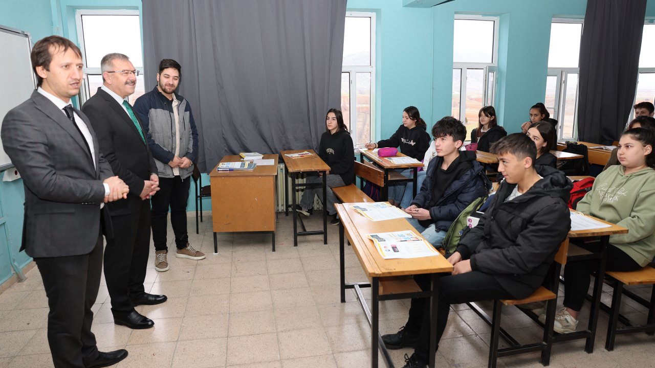 Kahramanmaraş Göksun Belediyesi öğrencileri sınavlara hazırlamaya devam ediyor!